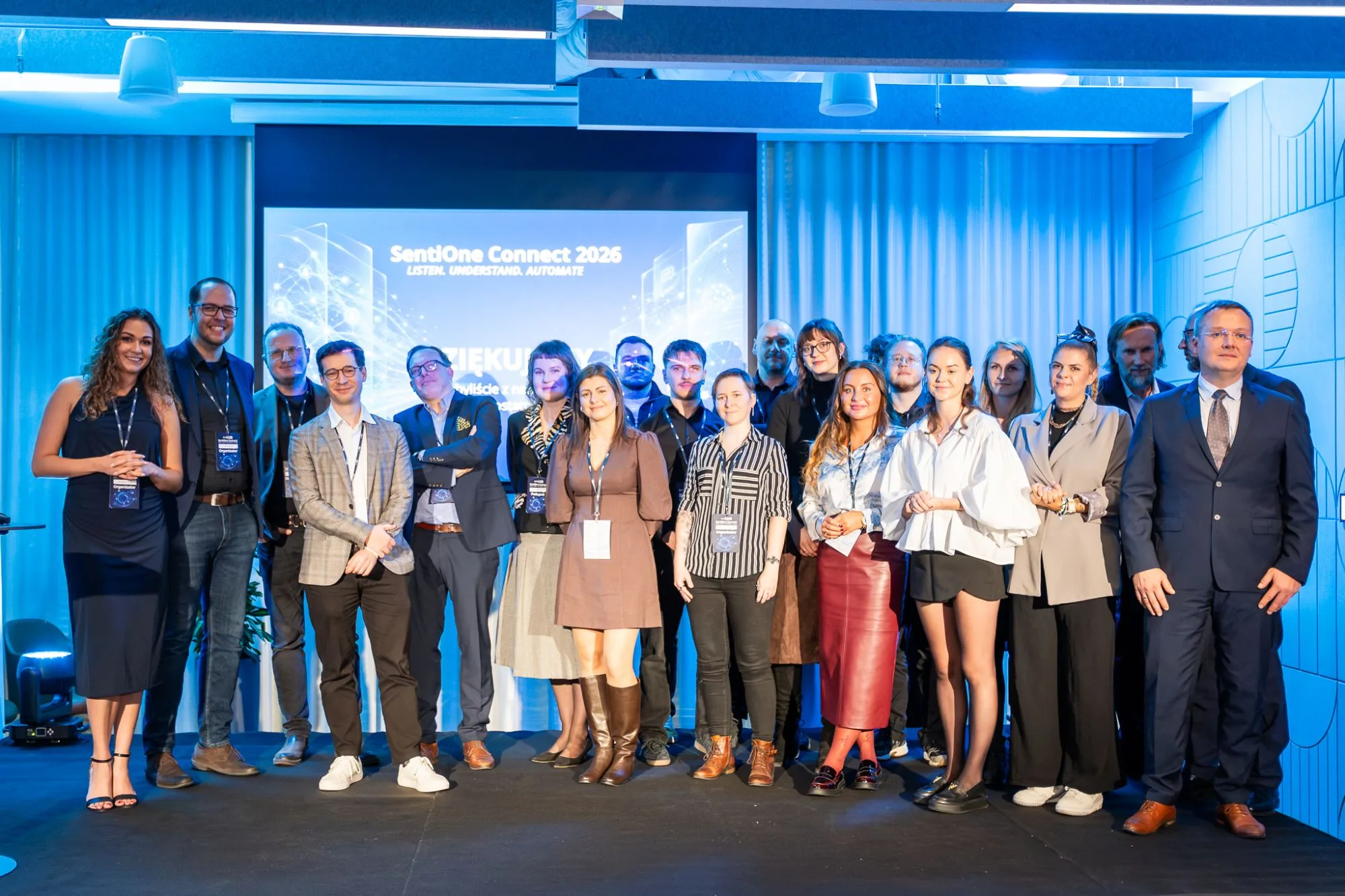 Wspólne zdjęcie prelegentów i organizatorów SentiOne Connect 2026